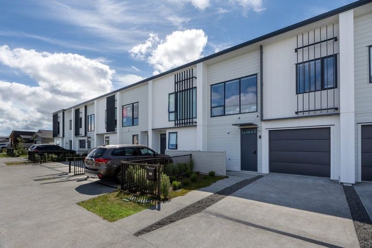 Photo of property in 104a Pepene Avenue, Takanini, 2112