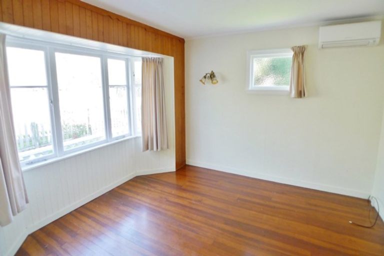 Photo of property in 103 Bolton Street, Blockhouse Bay, Auckland, 0600