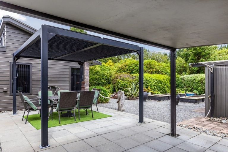 Photo of property in 15 Cameron Drive, Acacia Bay, Taupo, 3385