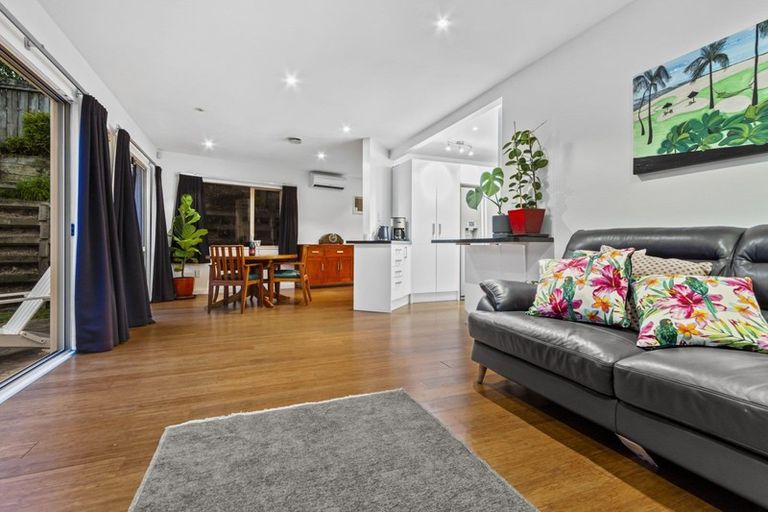 Photo of property in 2/30 Manu Place, Pinehill, Auckland, 0632