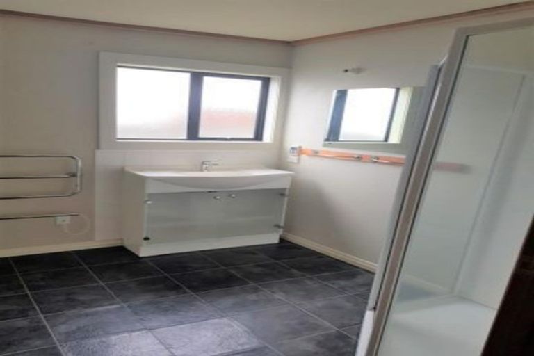 Photo of property in 28 Bulteel Street, New Plymouth, 4310