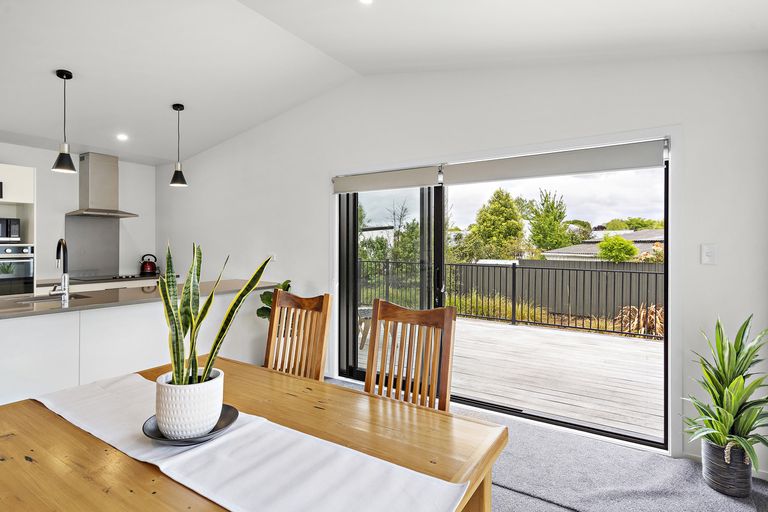 Photo of property in 17 Tarata Grove, Lansdowne, Masterton, 5810