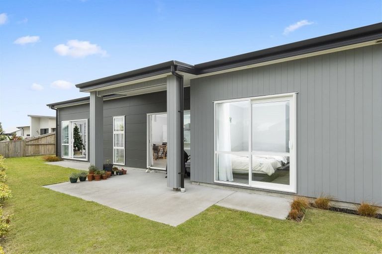 Photo of property in 14 Awatira Drive, Papamoa Beach, Papamoa, 3118