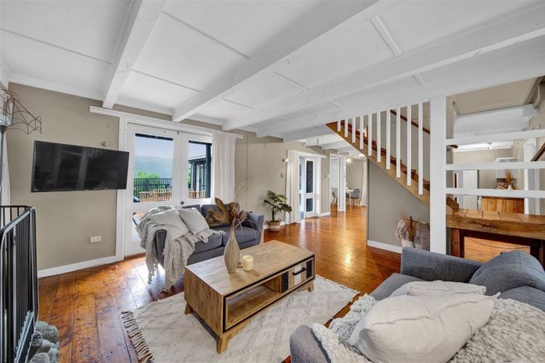 Photo of property in 18 Ohawe Terrace, Ohawe, Hawera, 4671