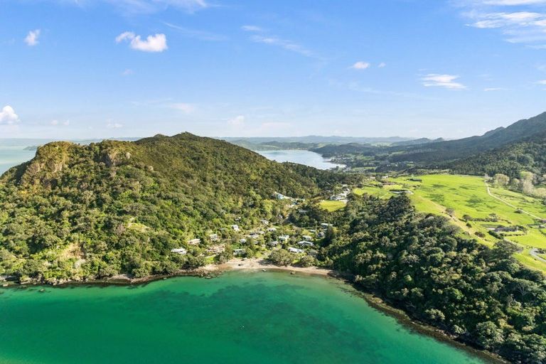 Photo of property in 35 Bay View Road, Whangarei Heads, Whangarei, 0174