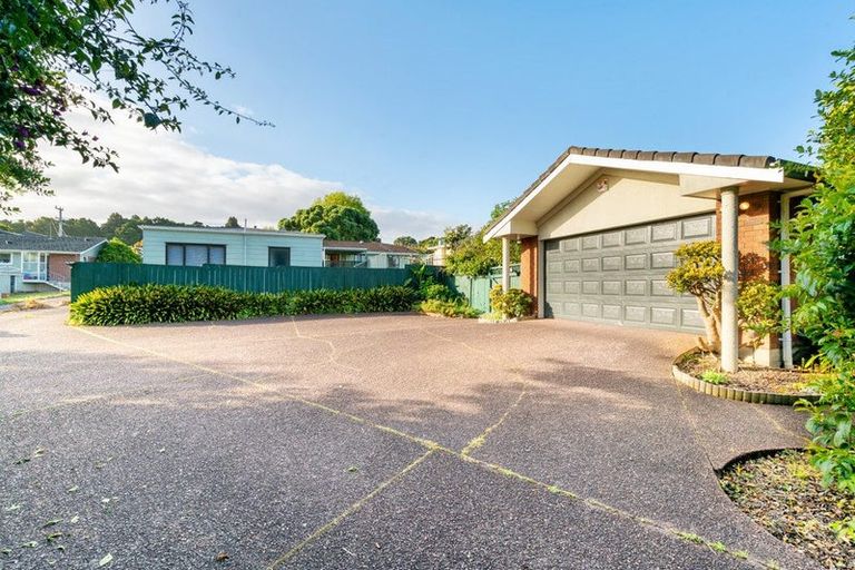 Photo of property in 2/17 Arthur Road, Hillpark, Auckland, 2102