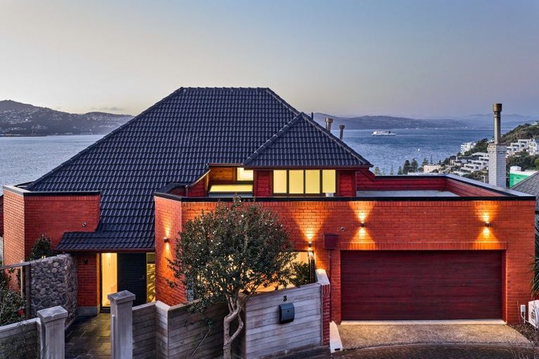 Photo of property in 3 Bayview Terrace, Oriental Bay, Wellington, 6011
