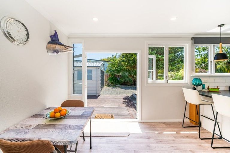 Photo of property in 3 Moa Road, Raumati Beach, Paraparaumu, 5032