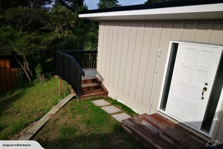 Photo of property in 54 Divich Avenue, Te Atatu South, Auckland, 0610