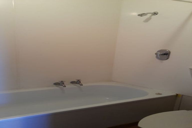 Photo of property in 6 Te Wharepouri Street, Berhampore, Wellington, 6023