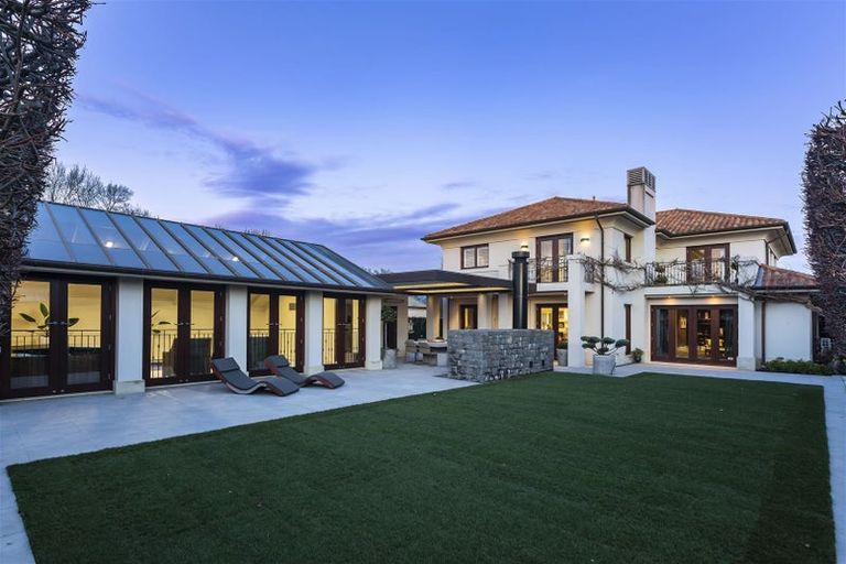 Photo of property in 87 Merivale Lane, Merivale, Christchurch, 8014