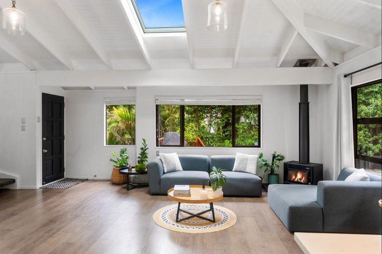 Photo of property in 3/57 Pupuke Road, Birkenhead, Auckland, 0627