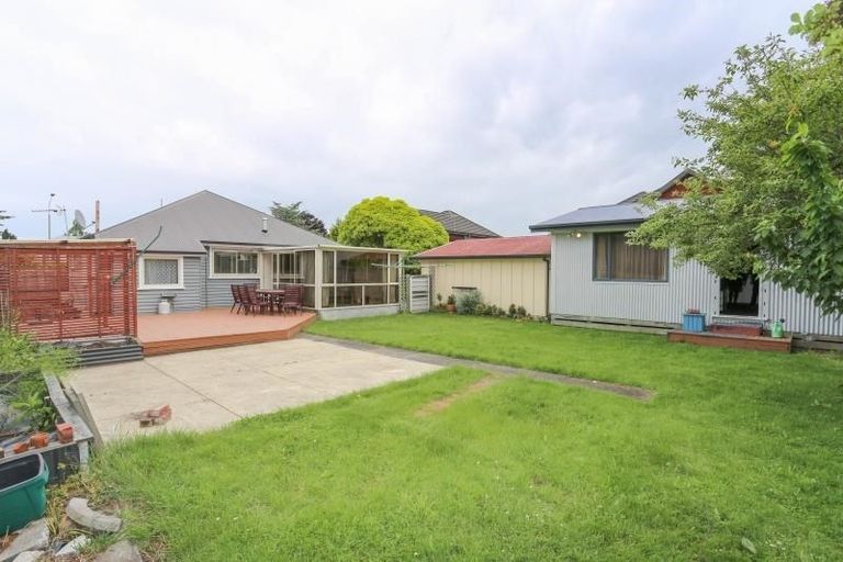 Photo of property in 124 Memorial Avenue, Burnside, Christchurch, 8053