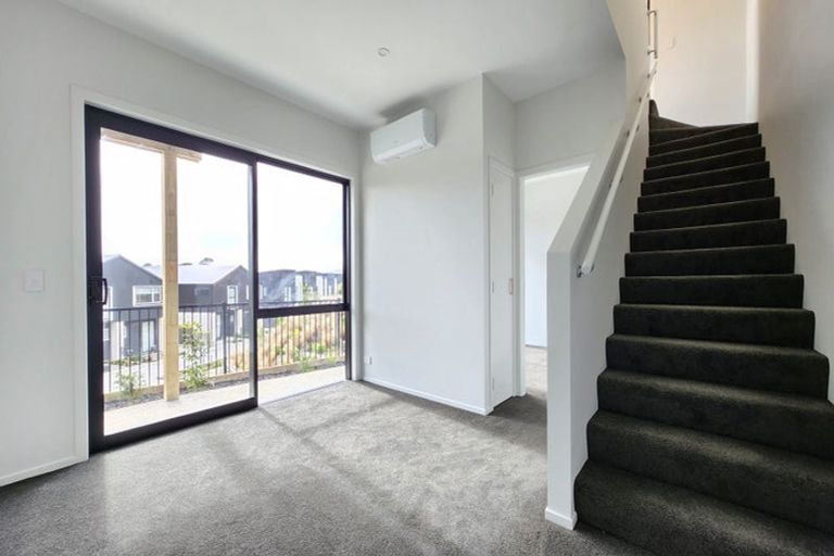 Photo of property in 36 Hokioi Drive, Kenepuru, Porirua, 5022