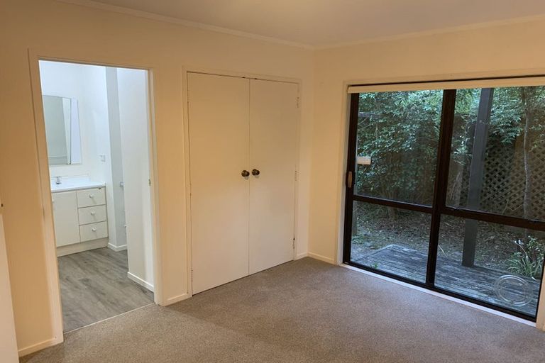 Photo of property in 1/3 Fayette Place, Te Atatu South, Auckland, 0610