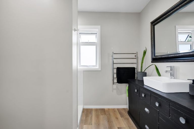 Photo of property in 112 Smart Road, Glen Avon, New Plymouth, 4312