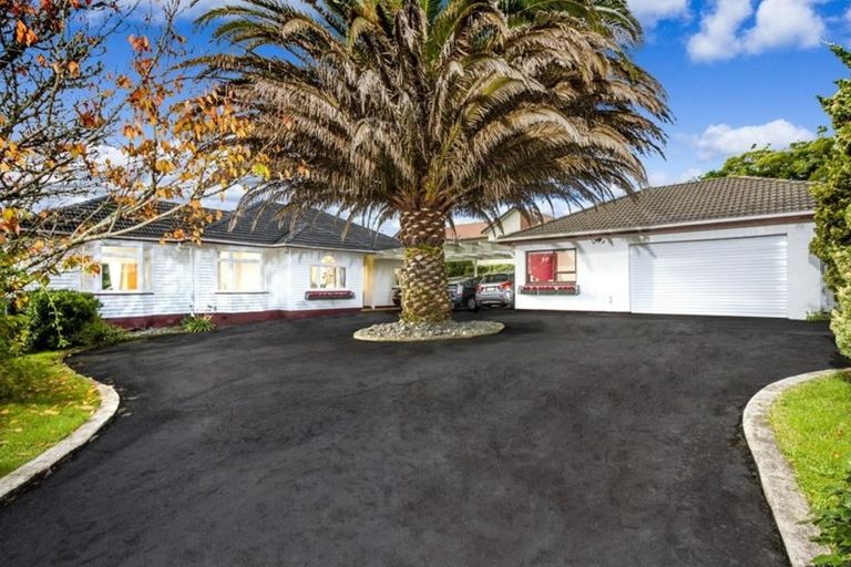 Photo of property in 10 Louvain Place, Greenhithe, Auckland, 0632