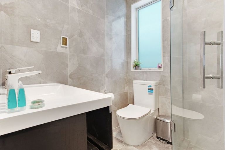 Photo of property in 20 Thomas Rielly Avenue, Hobsonville, Auckland, 0616