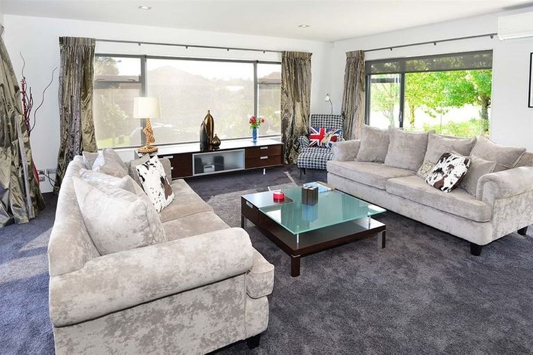 Photo of property in 33 Serene Place, Gulf Harbour, Whangaparaoa, 0930