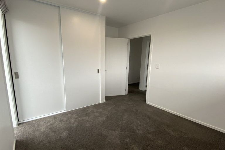Photo of property in 6a Portnall Place, Parklands, Christchurch, 8083