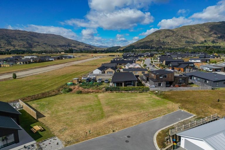 Photo of property in 6 Durry Lane, Wanaka, 9305