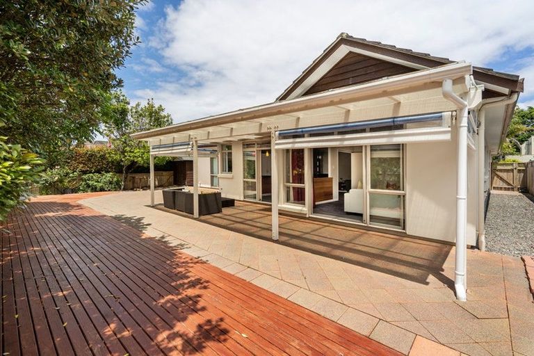 Photo of property in 11 English Oak Drive, Schnapper Rock, Auckland, 0632
