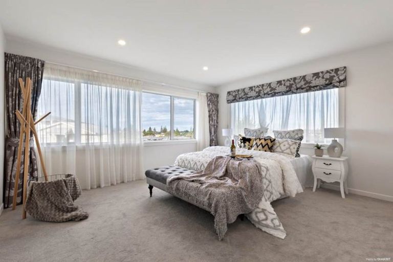 Photo of property in 65 Millennial Way, Orewa, 0931