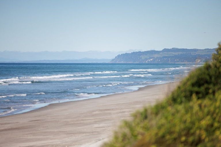 Photo of property in 355 Pukehina Parade, Pukehina, Te Puke, 3189