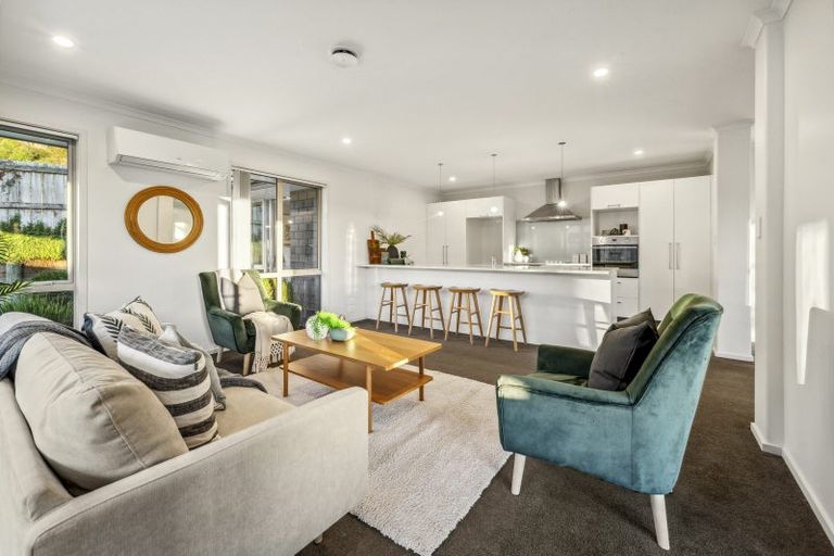 Photo of property in 31 Rochfort Crescent, Pyes Pa, Tauranga, 3112