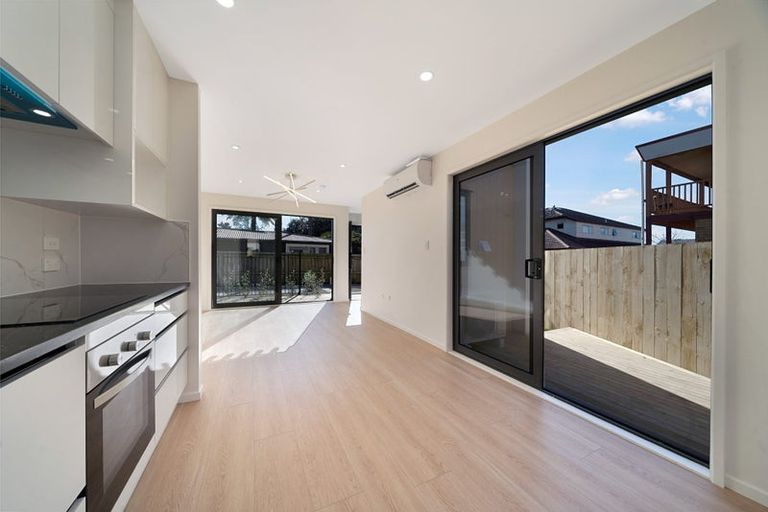 Photo of property in 9/1 Waters Place, New Lynn, Auckland, 0600