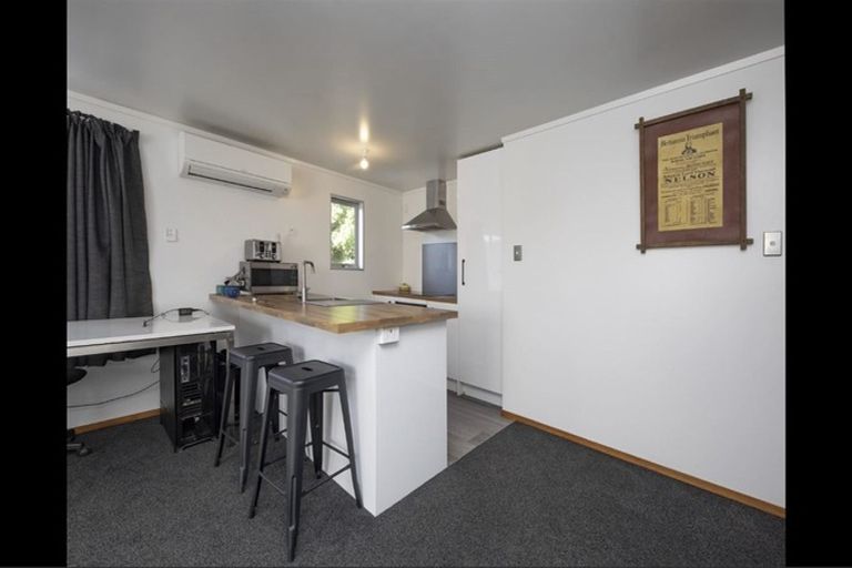 Photo of property in 323 Glenfield Road, Glenfield, Auckland, 0629