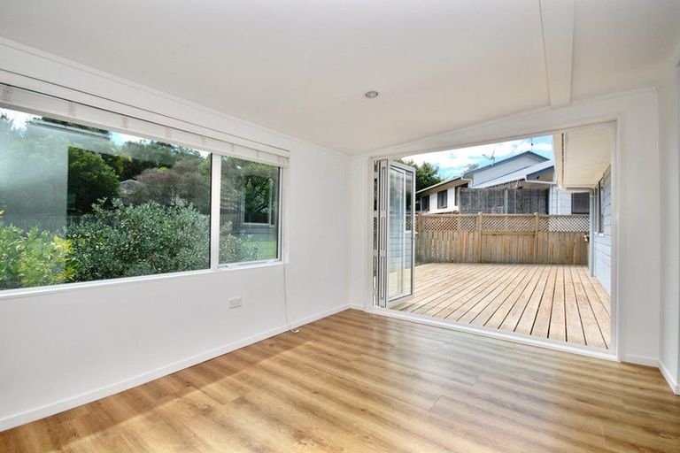 Photo of property in 2/130 Spinella Drive, Bayview, Auckland, 0629