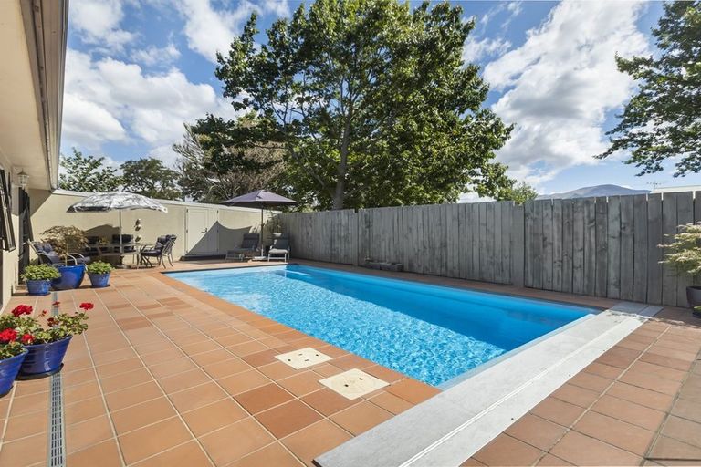 Photo of property in 2 Coleraine Street, Cromwell, 9310