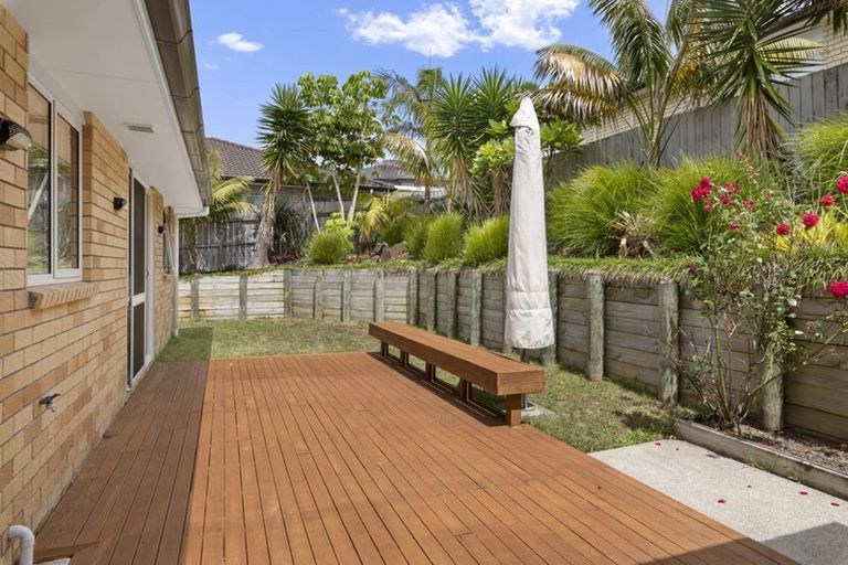 Photo of property in 78 Lake Panorama Drive, Henderson Valley, Auckland, 0612