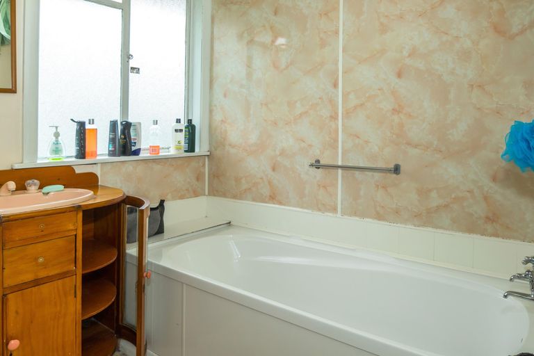 Photo of property in 128 Talbot Street, Geraldine, 7930