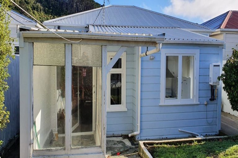 Photo of property in 39 Hanson Street, Mount Cook, Wellington, 6021