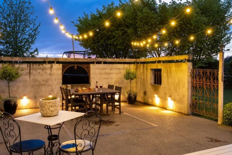 Photo of property in 340 Lawn Road, Clive, Hastings, 4180