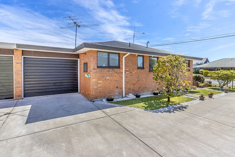 Photo of property in 1/281 Sawyers Arms Road, Bishopdale, Christchurch, 8053