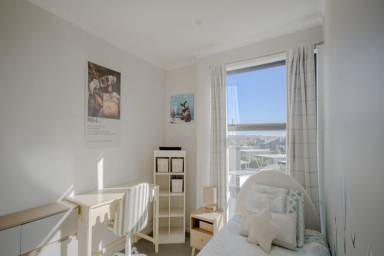Photo of property in 12 Raranga Lane, Hobsonville, Auckland, 0616