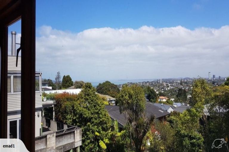 Photo of property in 21a Parr Terrace, Castor Bay, Auckland, 0620