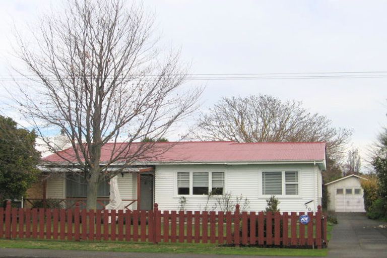 Photo of property in 205 Warwick Road, Mayfair, Hastings, 4122