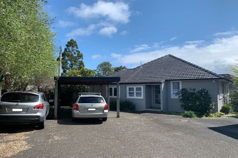 Photo of property in 2a Exmouth Road, Northcote, Auckland, 0627