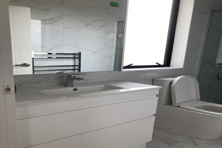 Photo of property in 8 Captain Rings Drive, Papakura, 2110