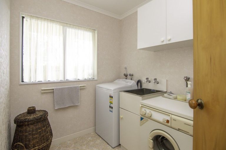 Photo of property in 87 Waterloo Crescent, Hokowhitu, Palmerston North, 4410