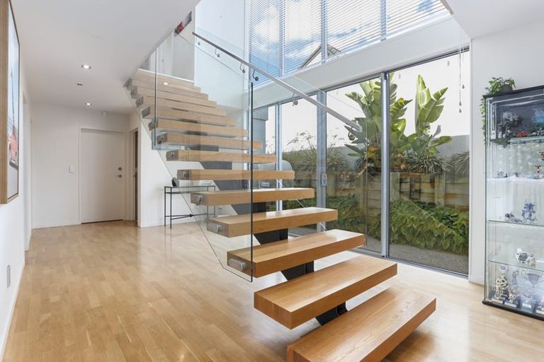 Photo of property in 38a Takutai Avenue, Bucklands Beach, Auckland, 2012