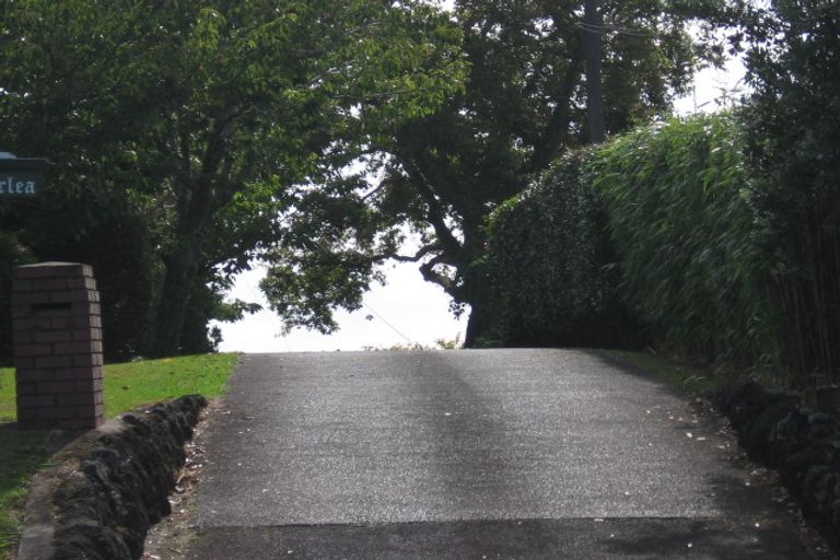 Photo of property in 207 Golf Road, Titirangi, Auckland, 0604