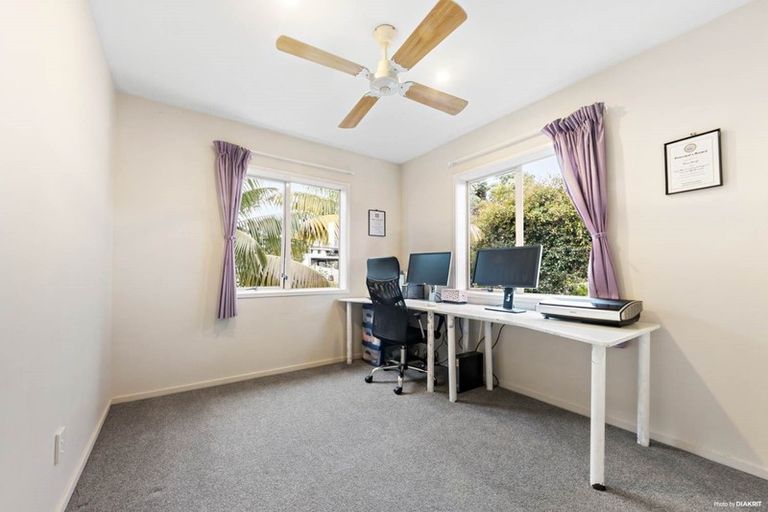 Photo of property in 13a Zion Road, Birkenhead, Auckland, 0626