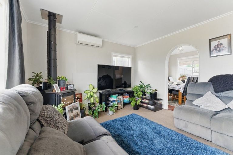 Photo of property in 28 Miro Street, Castlecliff, Whanganui, 4501