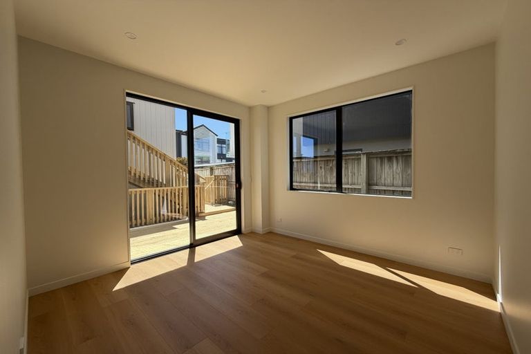 Photo of property in 18 Mataitai Road, Hobsonville, 0618