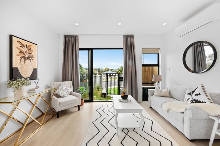 Photo of property in 3/25 Abbotleigh Avenue, Te Atatu Peninsula, Auckland, 0610